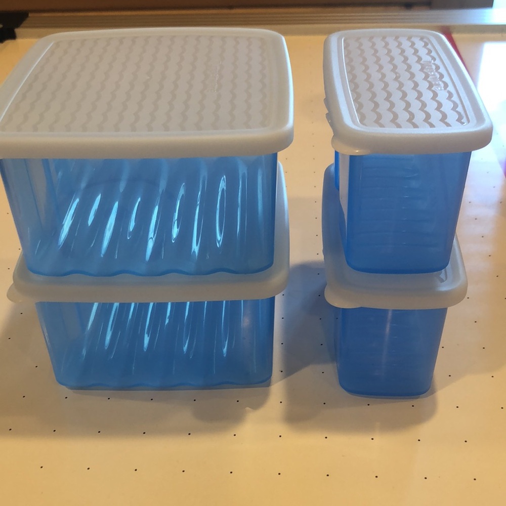 Vintage Tupperware Fridgesmart containers (set of 4 with lids) - Picture 2 of 4